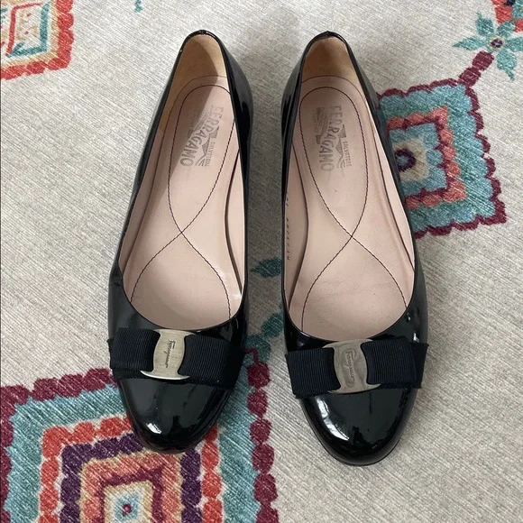 Salvatore Ferragamo Varina Flats - Picture 4 of 10